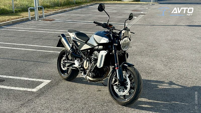 Husqvarna&nbsp;SVARTPILEN 801 AKRAPOVI�-TEMP-NAVI-GARANCIJA