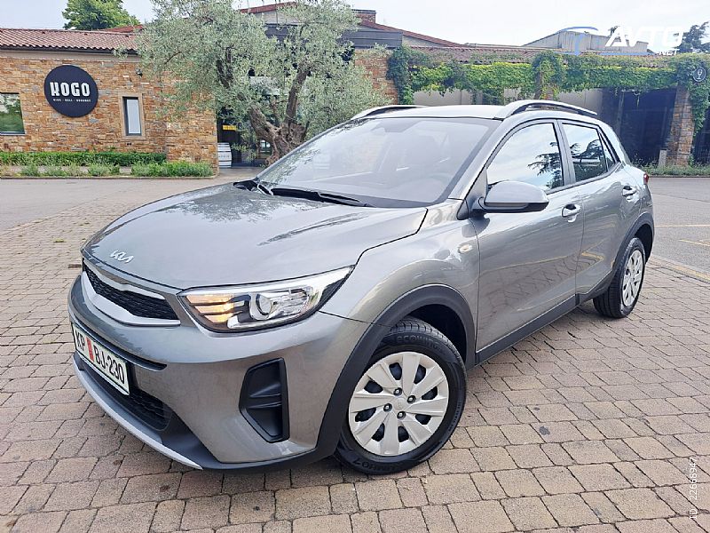 Kia&nbsp;Stonic&nbsp;<small><strong>1.2 DPI LX Fun+ ISG SAMO 19.OOOKM 1LAST SL0 NOVO</strong></small>