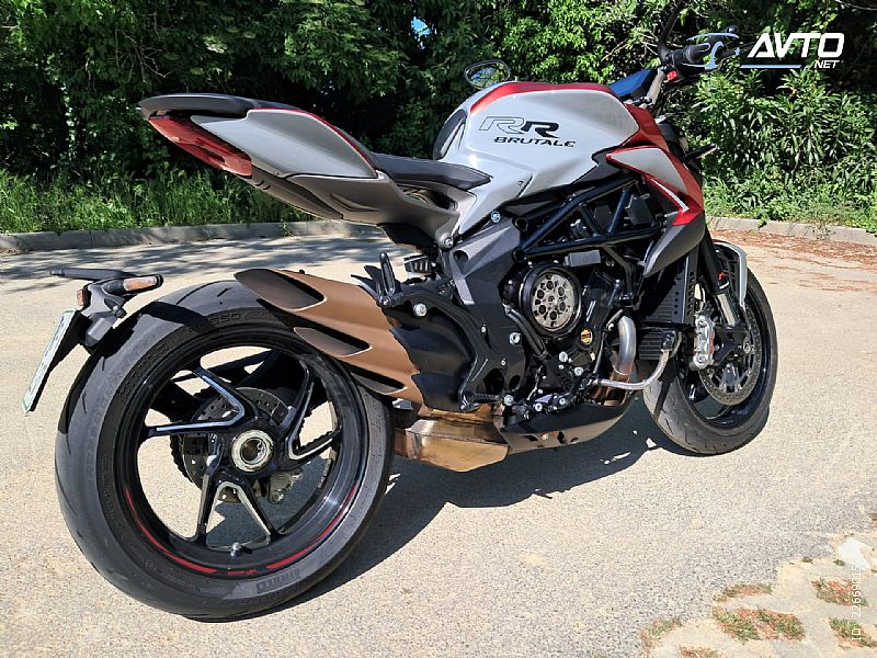 MV Agusta&nbsp;Brutale 800rr passo Monza