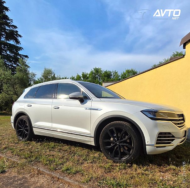 Volkswagen&nbsp;Touareg&nbsp;<small><strong>4motion V6 TDI BMT R-Line Tiptronic</strong></small>