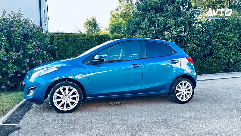 Mazda&nbsp;Mazda2&nbsp;<small><strong>1.3i Takumi II</strong></small>