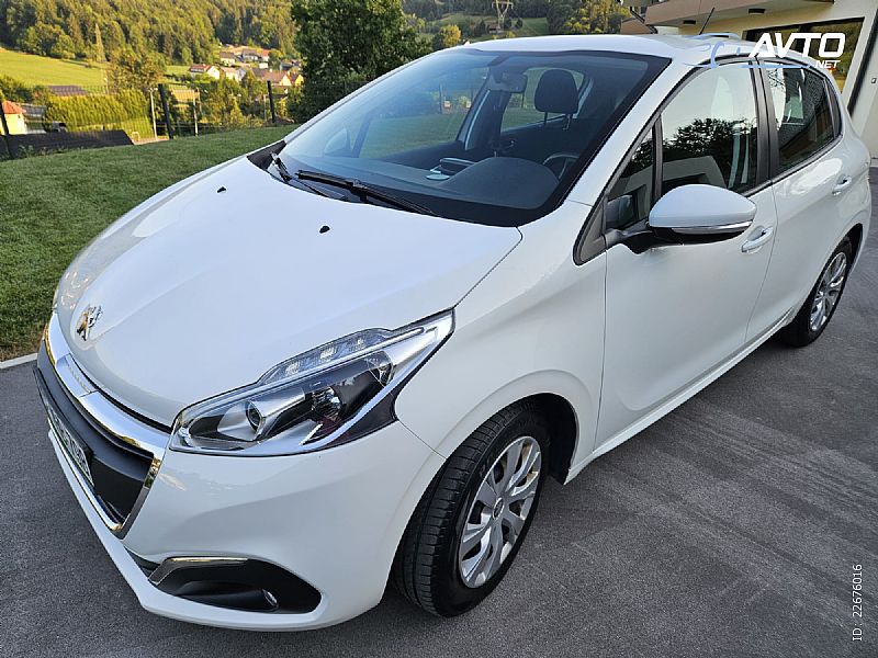 Peugeot&nbsp;208&nbsp;<small><strong></strong></small>