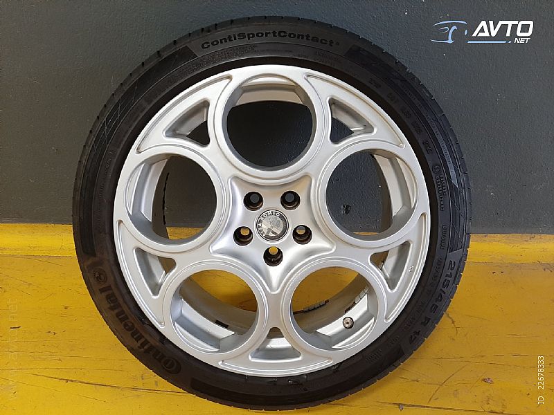 Replica&nbsp;Alfa Romeo GTA&nbsp;<small>7.5&nbsp;x&nbsp;17</small>