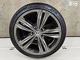 Original VW letni komplet 225 40 18  kot novo